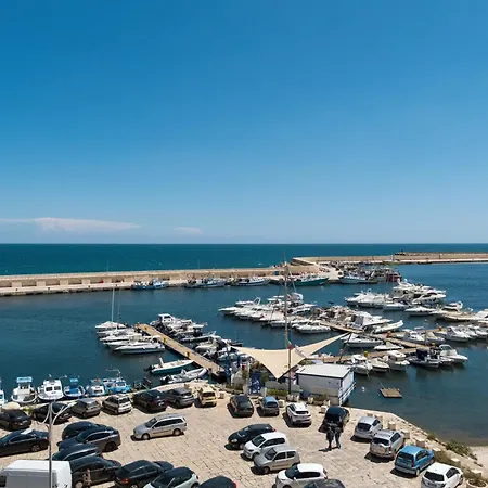 Pier Boutique * Mola di Bari