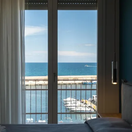 Pier Boutique Apartment Mola di Bari