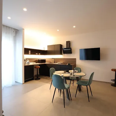 Pier Boutique Apartment *